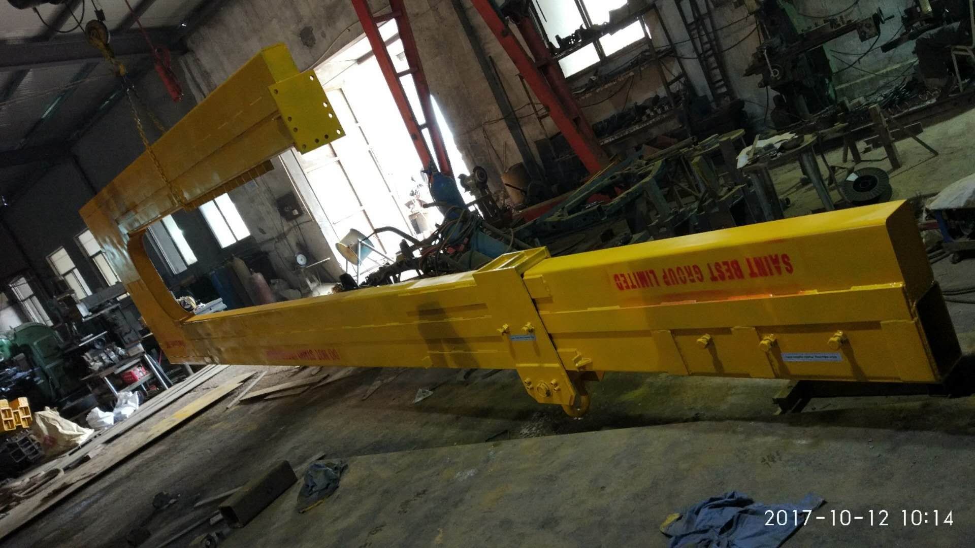 Wholesale U Shape Unloading Crane For 40 Feet Containers , C Shape Loading Unloading Crane from china suppliers