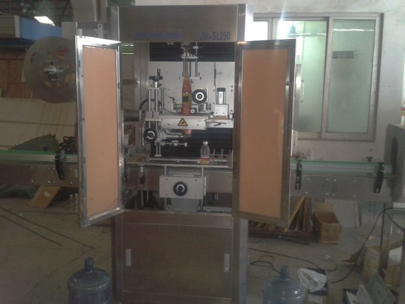 Wholesale Full automatic PVC beverage packing sleeve shrinking labeling machine from china suppliers