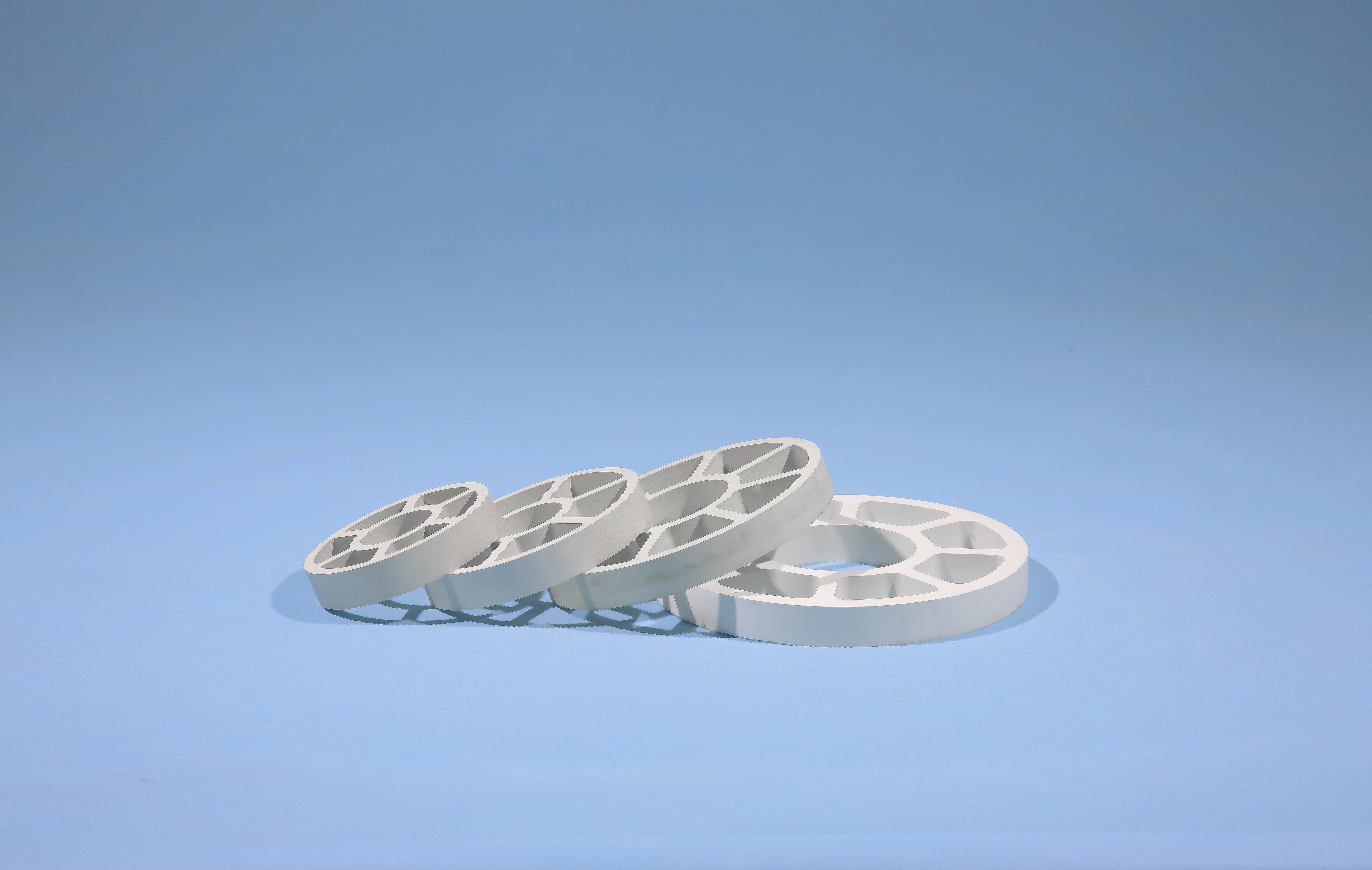 Buy cheap Refractory Cordierite Ceramic Honeycomb Catalytic Converter Porous Al2O3 Foam from wholesalers