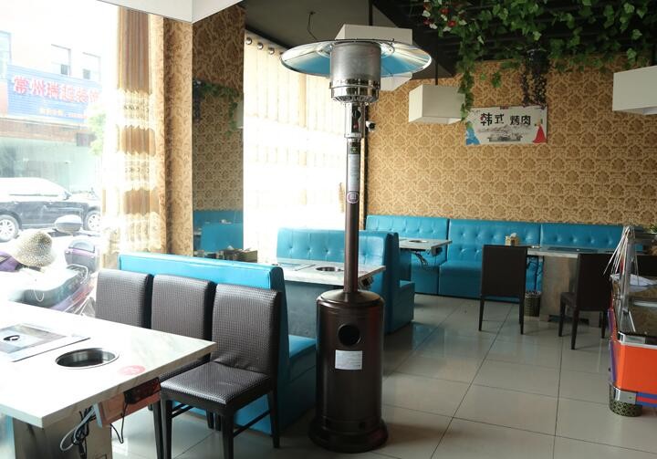 Wholesale Freestanding Outdoor Round Patio Heater With Light 450g-870g / Hour Flux from china suppliers