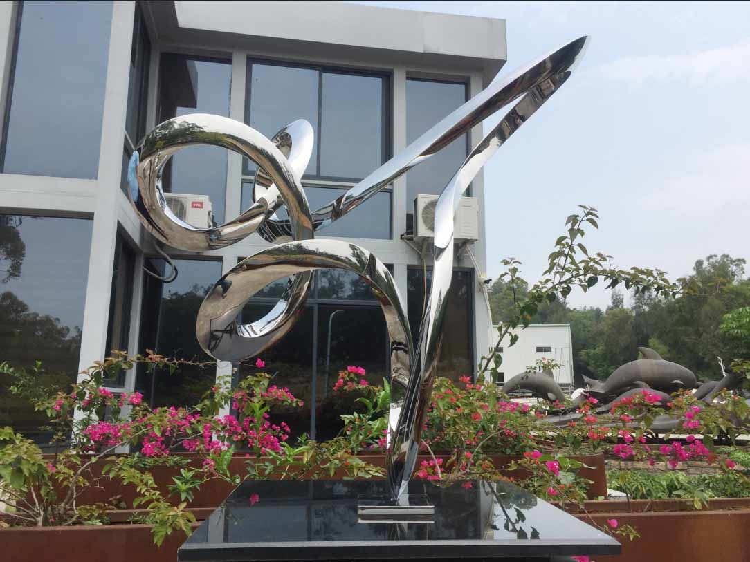 Wholesale Outdoor Abstract Small Garden Sculptures , Modern Stainless Steel Sculpture from china suppliers