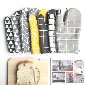 Wholesale Anti Scalding Microwave Kitchen Baking Tools High Temperature Gloves from china suppliers