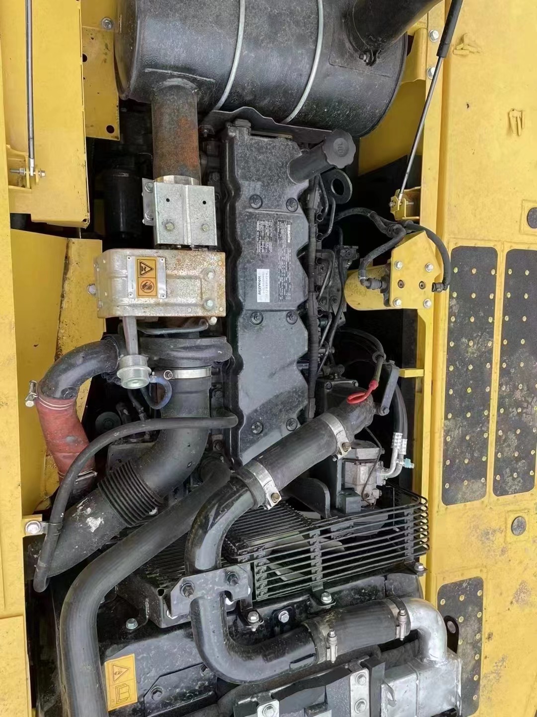 Used Komatsu pc240lc-8 excavator with 1.2M³ bucket capacity good condition in Shanghai