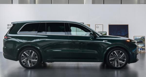 LI L9 2023 Pro Large 6 Seats EREV SUV 330 KW Max Power 449 PS Motor 5.3s 0-100km