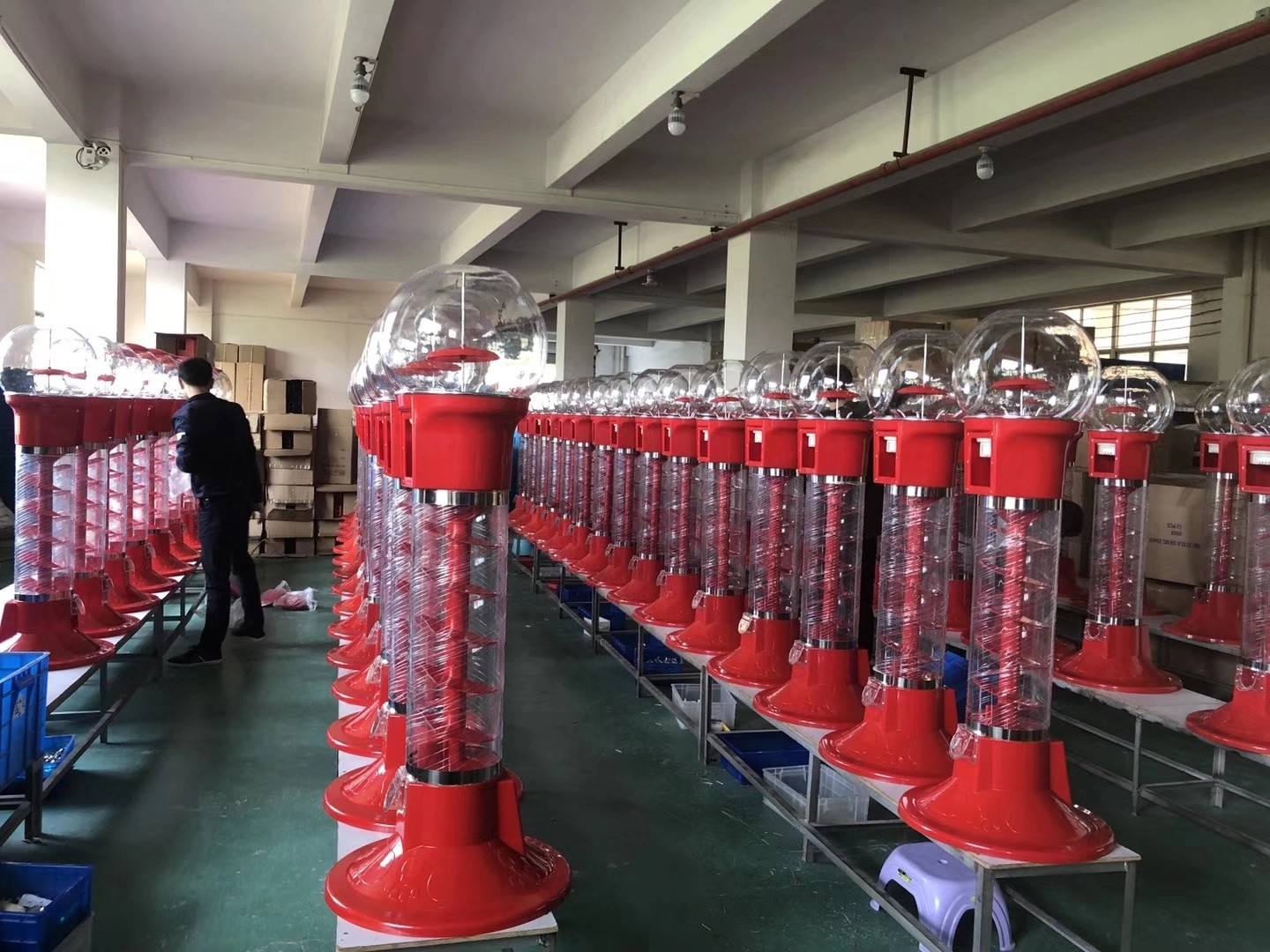 Coin Operated Arcade Claw Machine , Gashapon Dispenser Display Plastic Capsule Toy Vending Machine