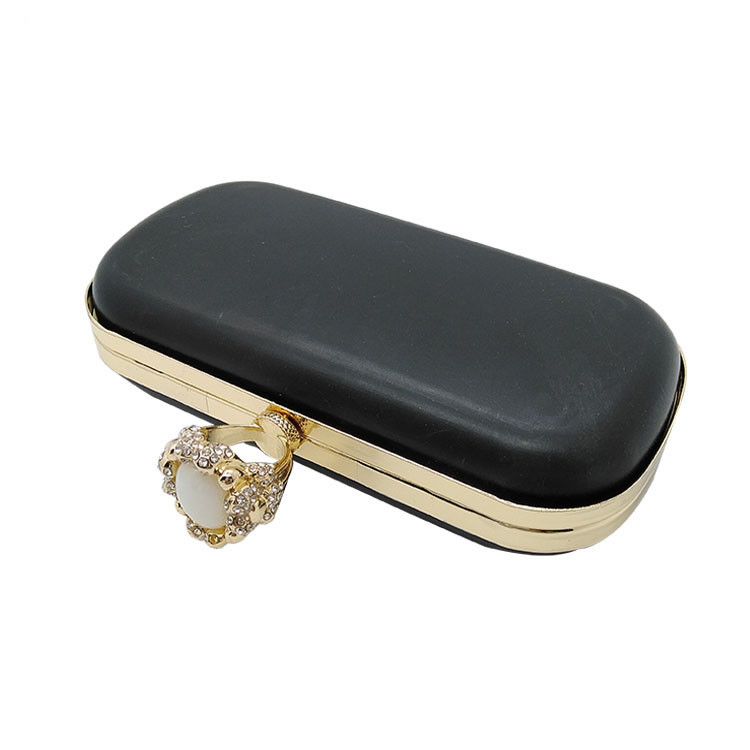 Ring Closure Clamshell Clutch Frame