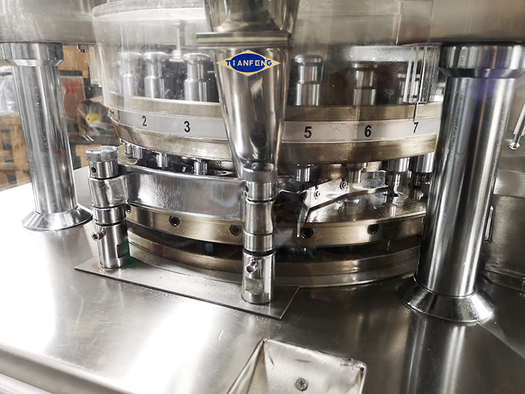 4 Pole 5.5KW 25mm Diameter Rotary Tablet Press Machine