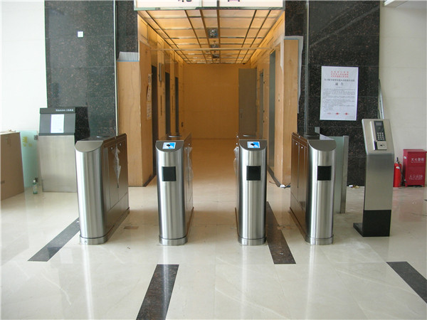 RFID Card Reader 27cm Arm Waist Height Barrier DC24V Retractable Entrance Speed Gate