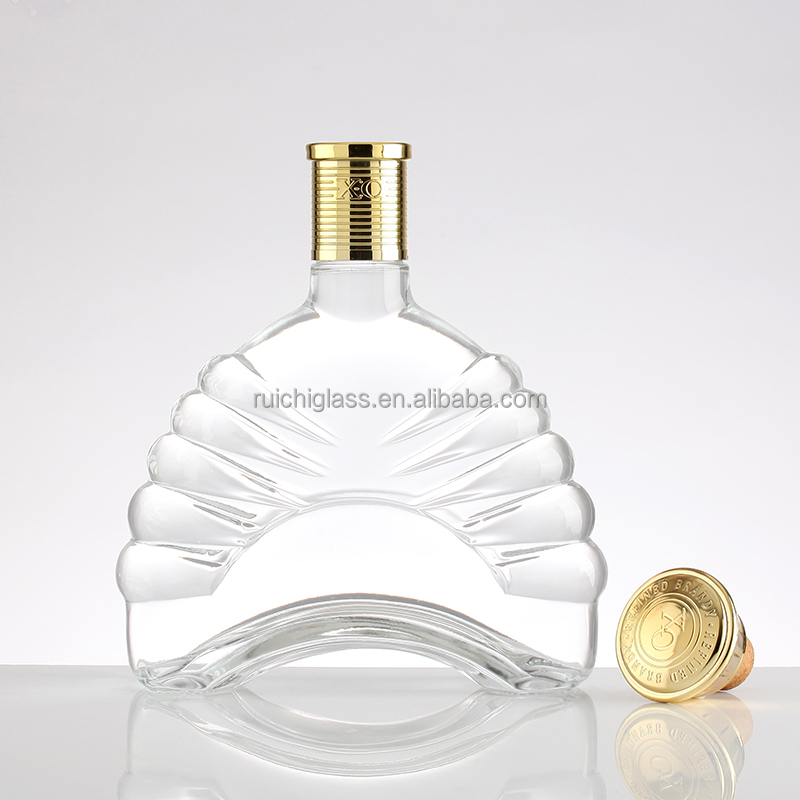500ml 700ml 750ml Vodka Glass Bottle for Liquor Made of Super Flint Glass Base Material