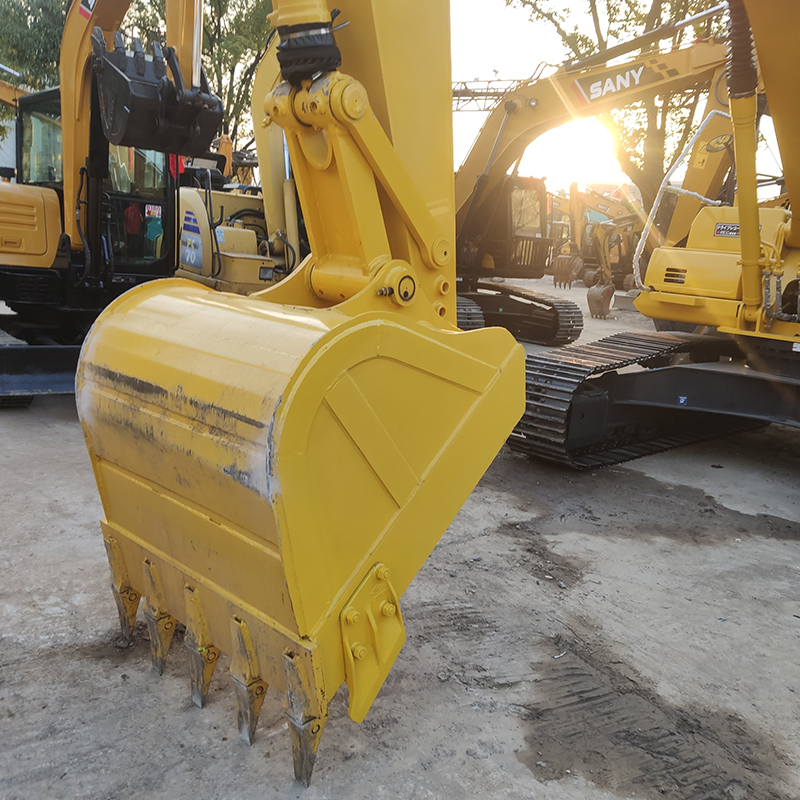 2017 Year Used Komatsu PC200 Excavator 20 Ton Crawler Excavator with Original Engine