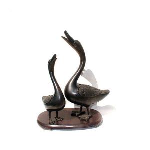 Wholesale Outdoor / Indoor Cast Iron Animal Statues / Bronze Swan Sculpture from china suppliers