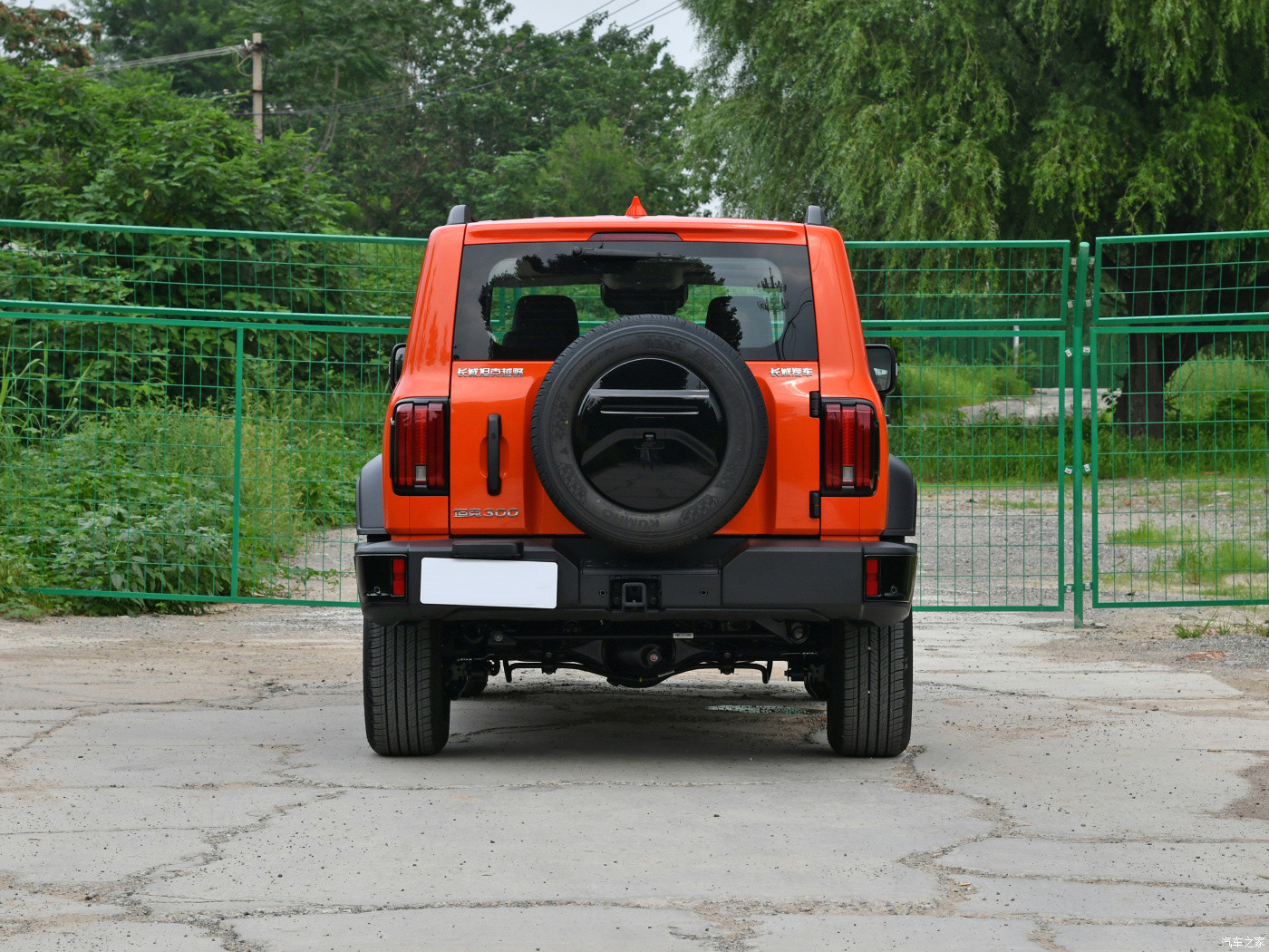 4WD Tank SUV Car Gasoline Fuel Off-Road Version 2.0t Orange Petrol Hybrid Cars