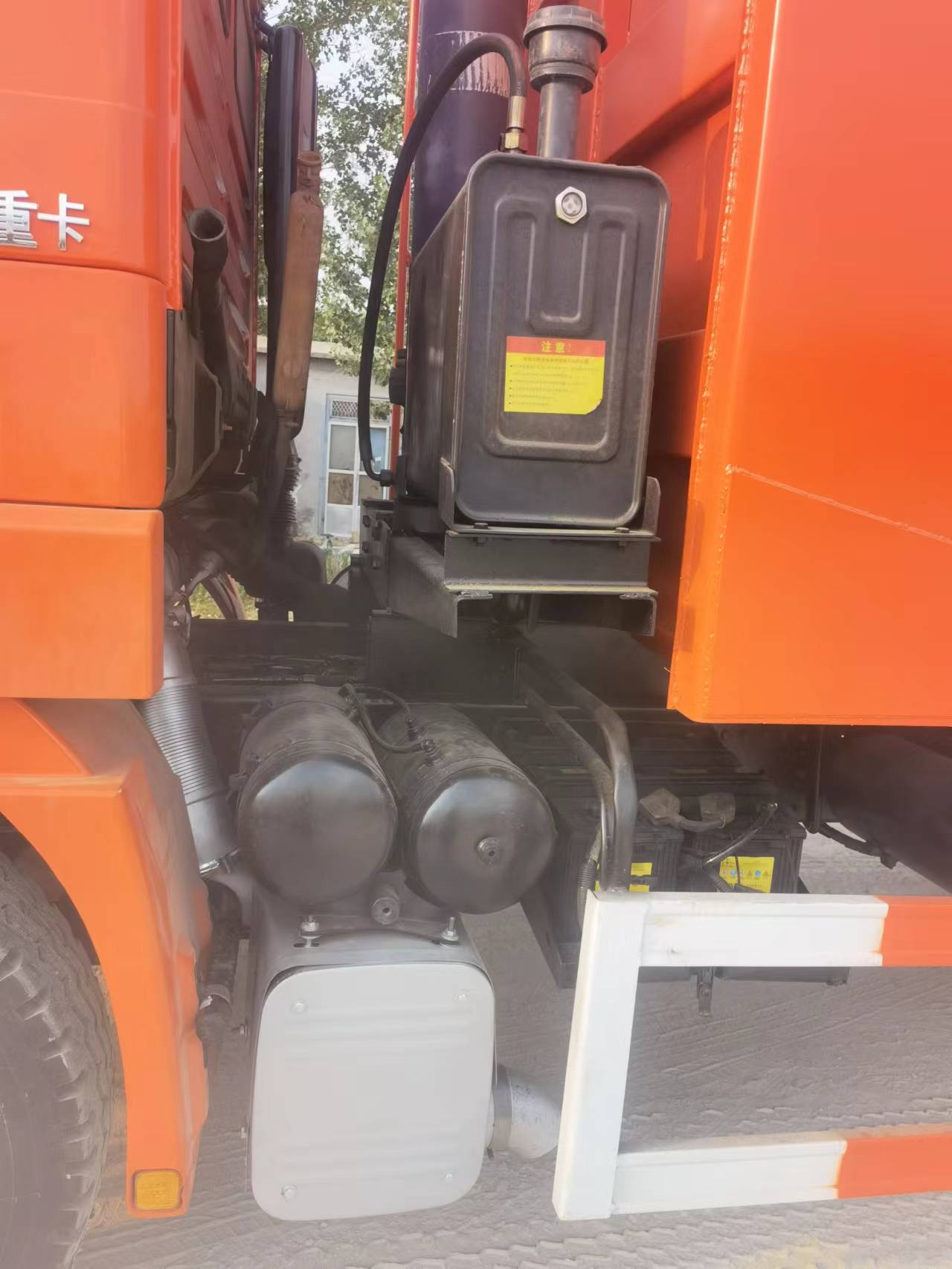 SHACMAN Chassis Algeria F2000 6X4 Euro2 340hp Mixer Cement Truck with 300Ltr Fuel Tank