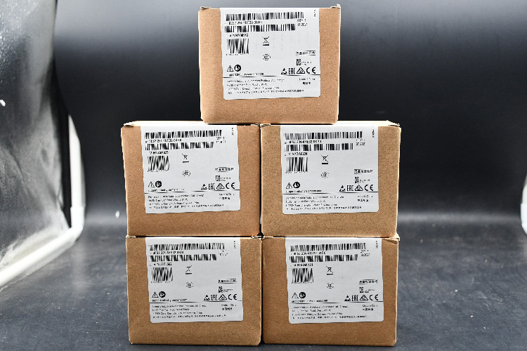 Siemens PLC I/O Module for use with SIMATIC S7-1200 Series, 100 x 45 x 75 mm, Analogue, Analogue, TM3, 24 V dc, SIMATIC