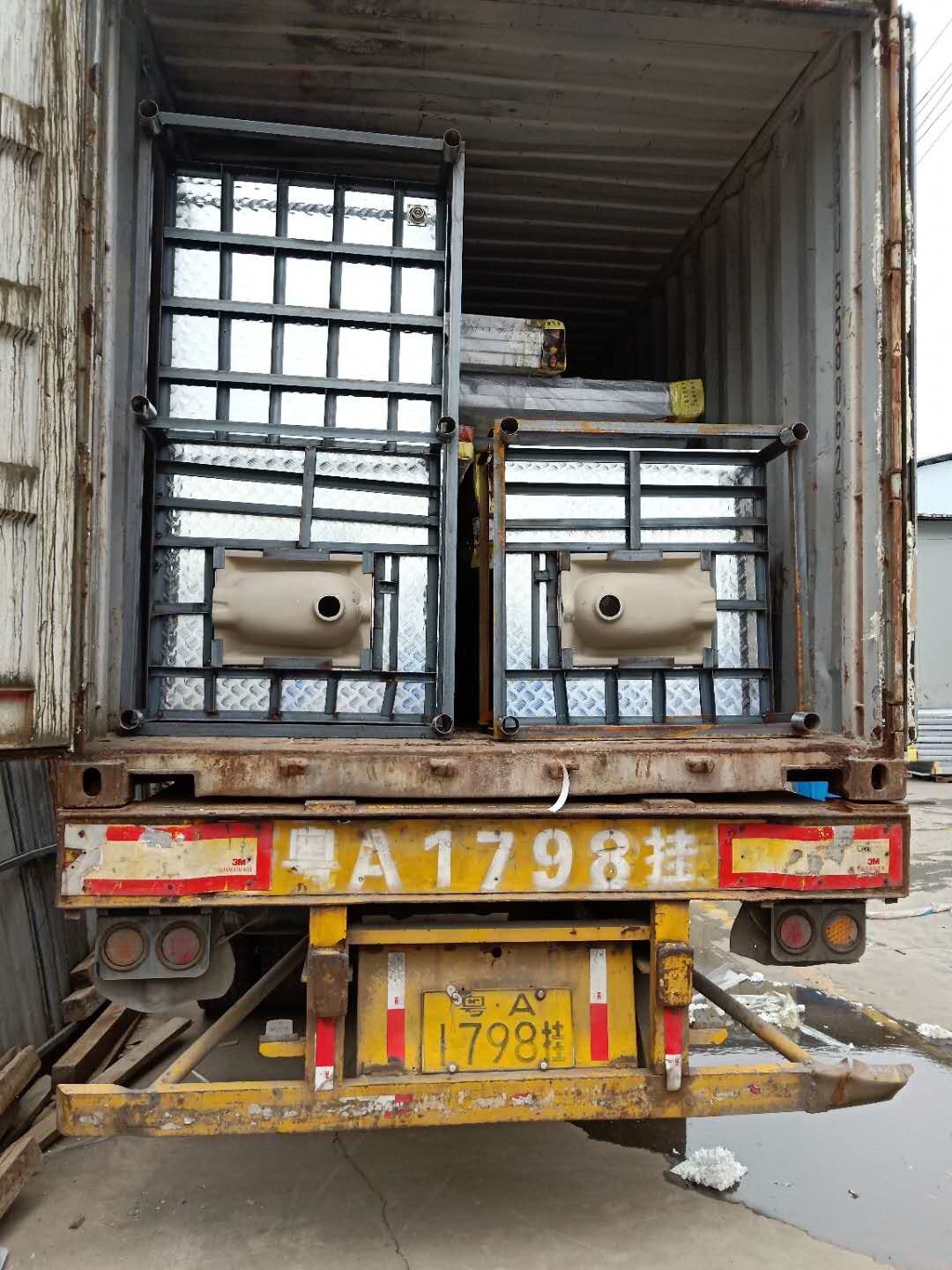 Eco Friendly Shipping Container Toilets , Temporary Prefab Mobile Toilet Container