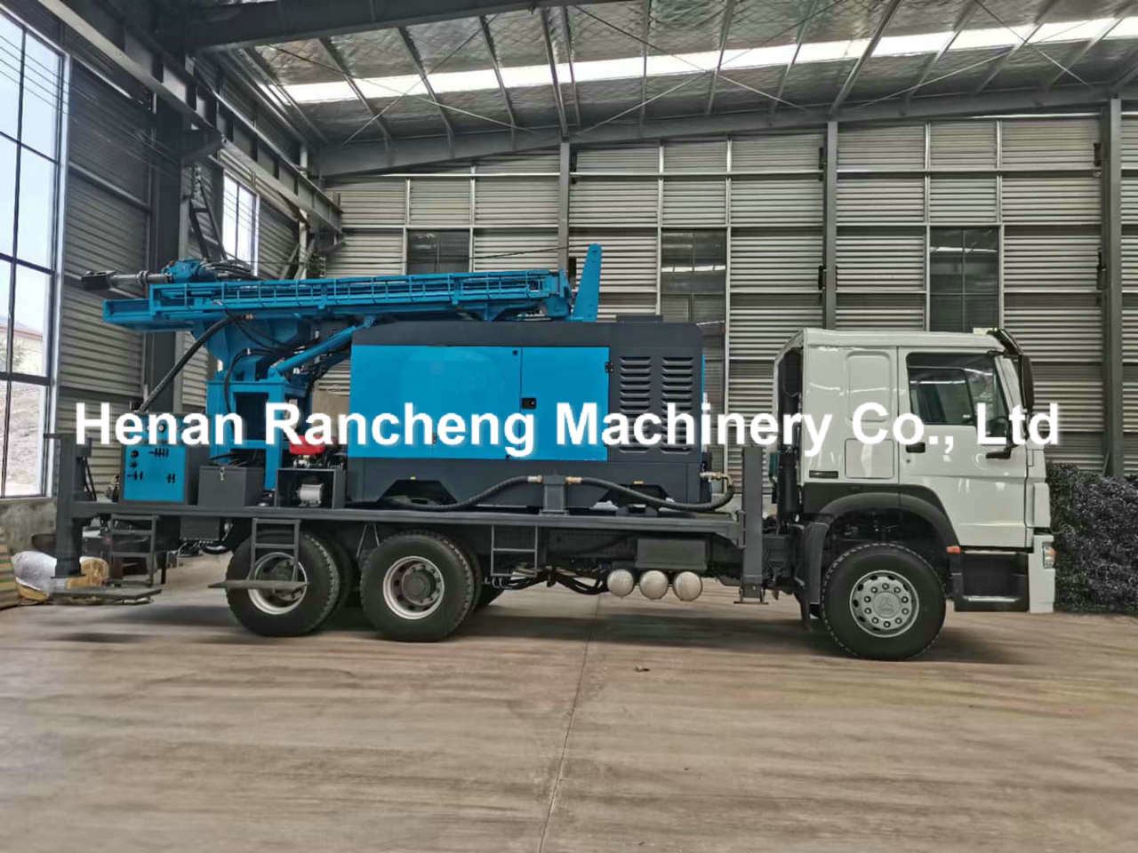 140mm - 350mm Aperture Water Well Drilling Rig 24T Lifting Force 350m Bore Depth