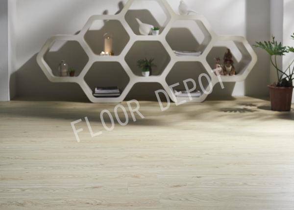 Fire Resistance 5mm Luxury Commercial Vinyl Flooring Tile PVC UV Coating Light
