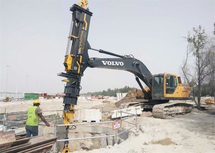 APIE KM220 Clamshell Telescopic Arm 23ton With 22490mm Max. Digging Depth