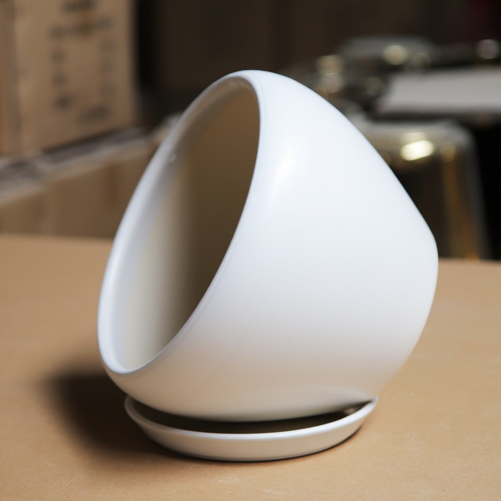 Elegant Round Ceramic Pots For Your Home Or Business Various Sizes Available