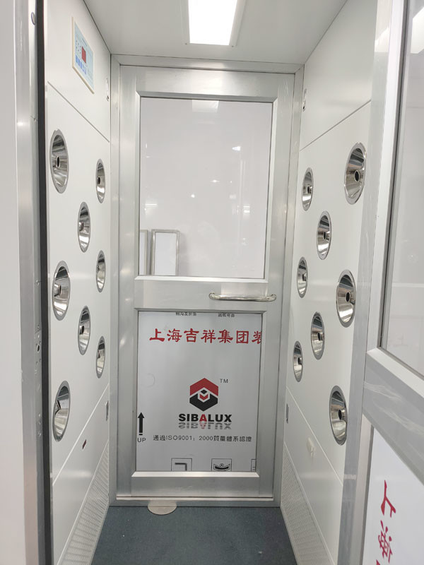 Single Person Cleanroom Air Shower With Aluminum Swing Doors