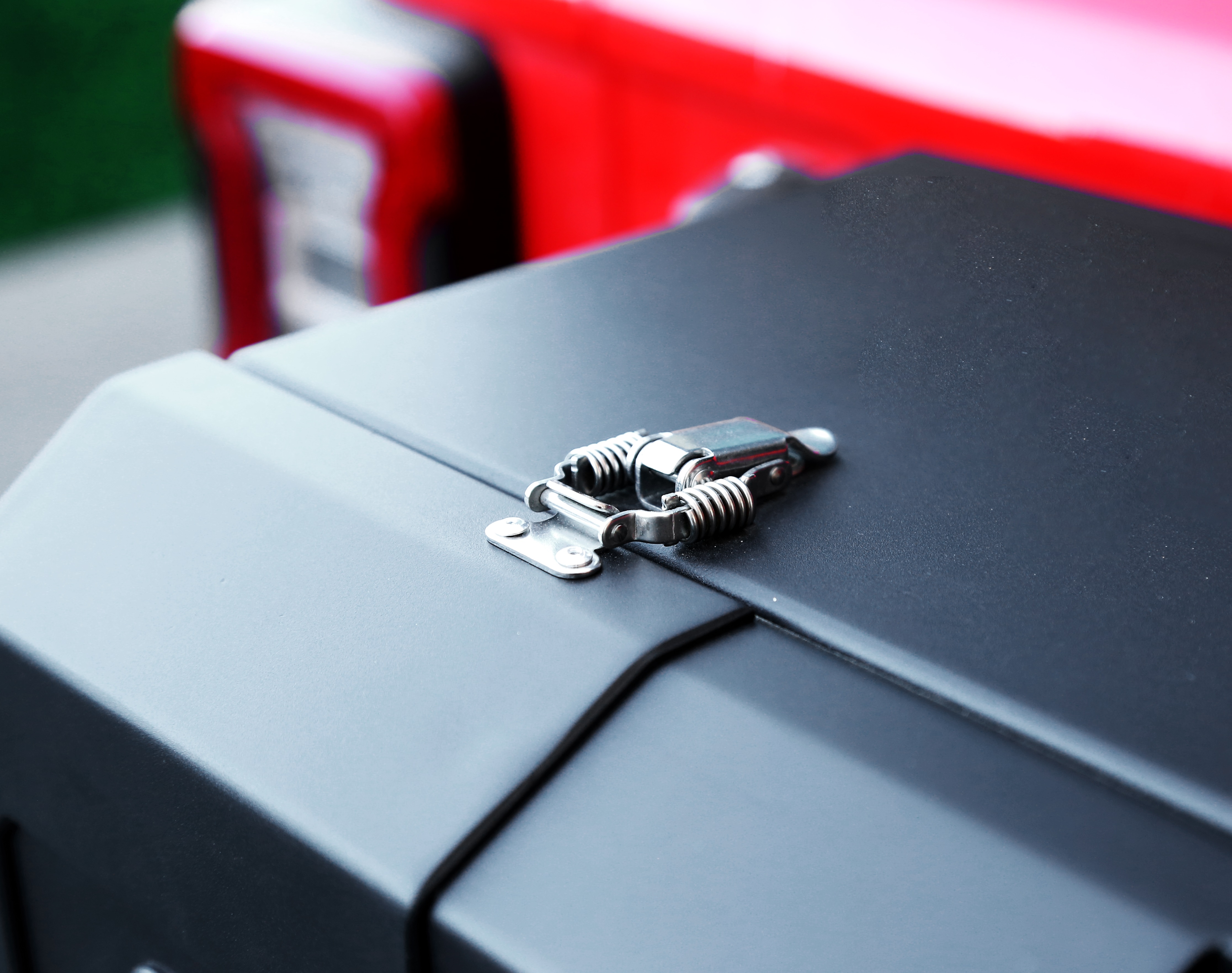 2020- Customized Qingdao LandaceJeep Tailgate Outside Storage Box For Tank 300 BJ40
