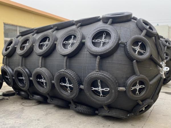 Sling Pneumatic Rubber Fender High Energy Absorption Ship Yokohama Floating