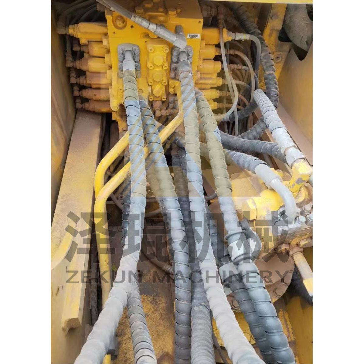 Used Komatsu PC240-8 Excavator with Original Hydraulic Pumps