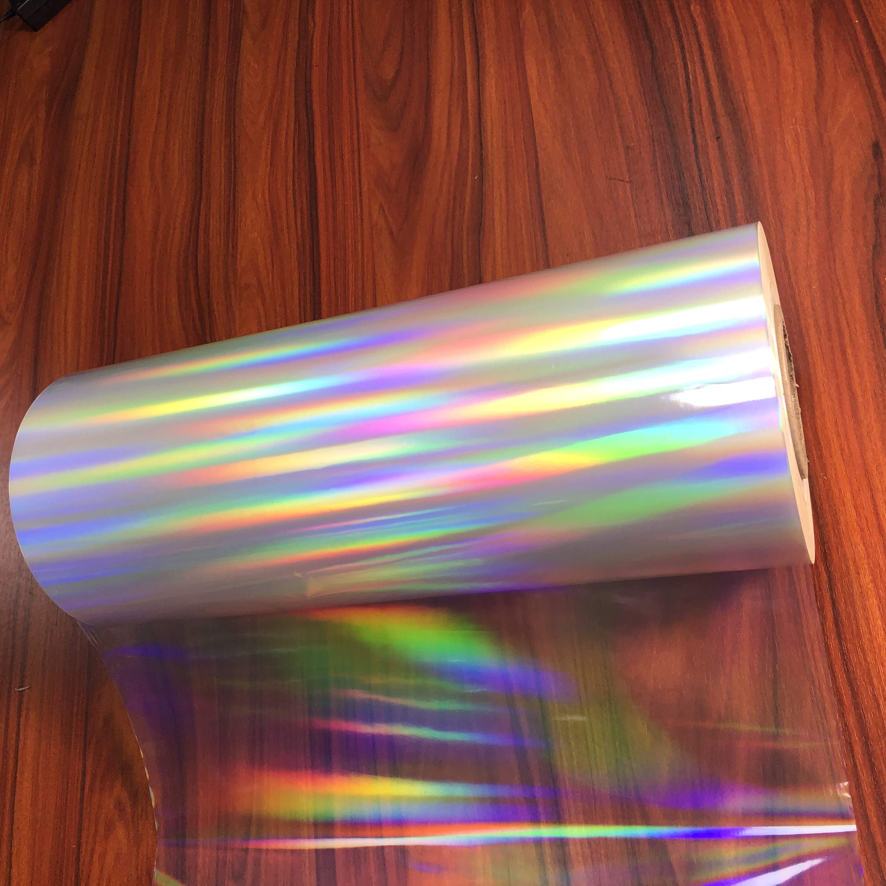 BOPP Holographic Cold Lamination Film Moisture Proof 12 Micron 15 Micron 18 Micron
