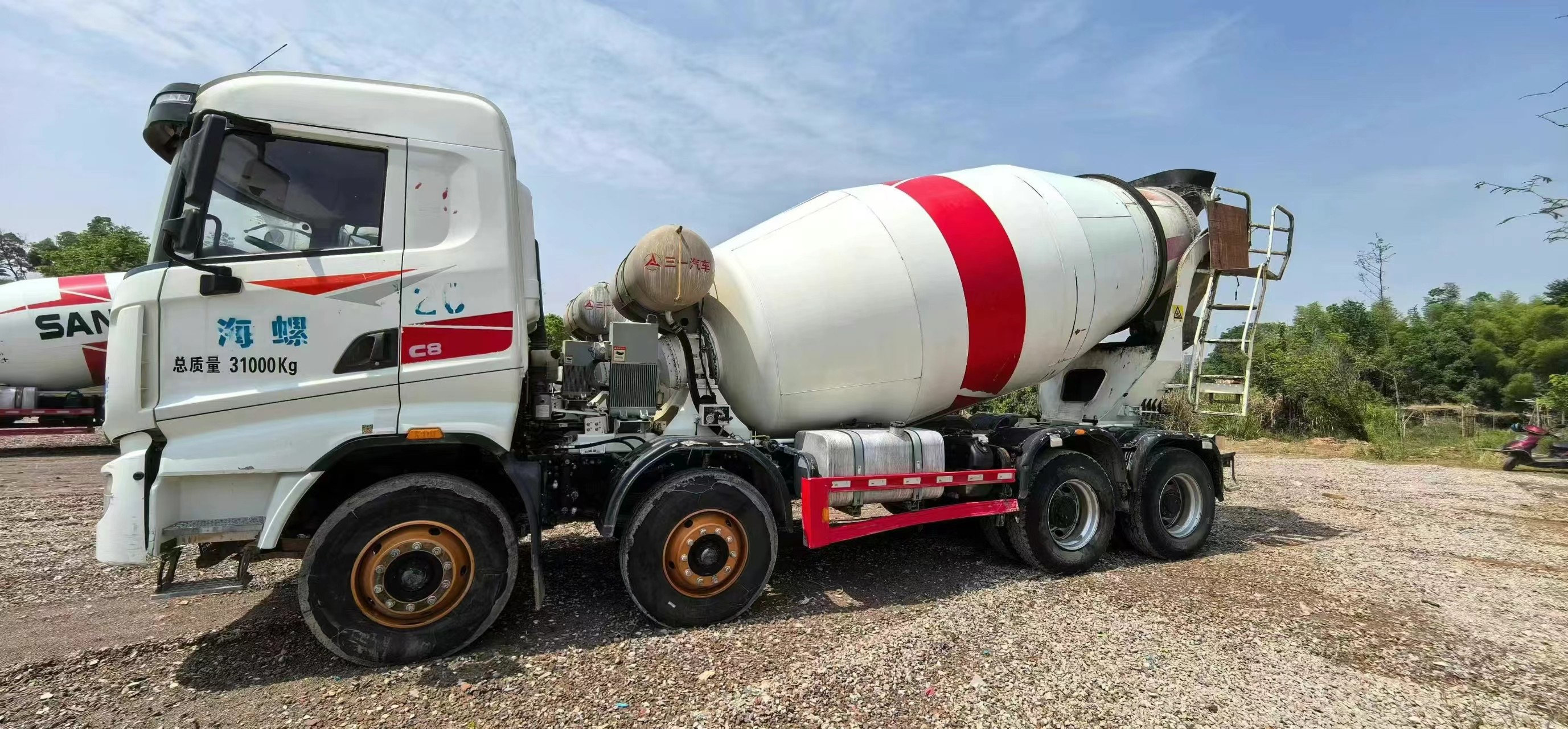 Used concrete mixer truck 12m3 mounted Delong chassis for sale