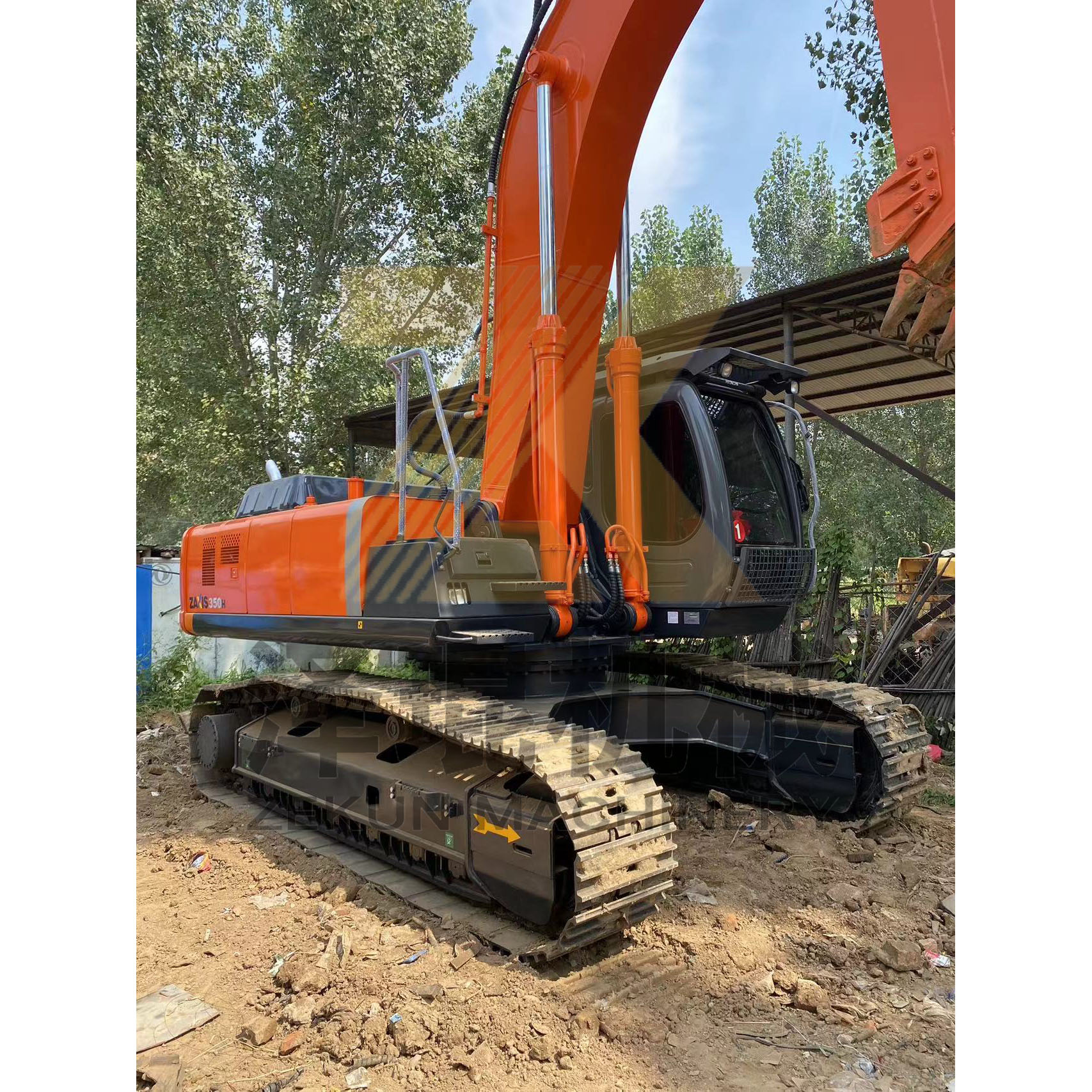Operating Weight 20 Ton Used Hitachi ZX200-3G Excavator with Multifunctional Features
