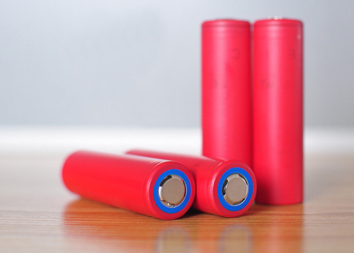 UR18650BF Lithium Ion Battery Cells 3.6V 3400mAh 10A For Electric Bicycle