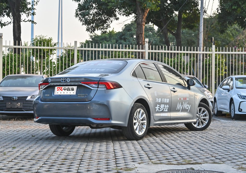 2021 Cheapest Car In China Corolla 2021 dual-engine 1.8L E-CVT flagship