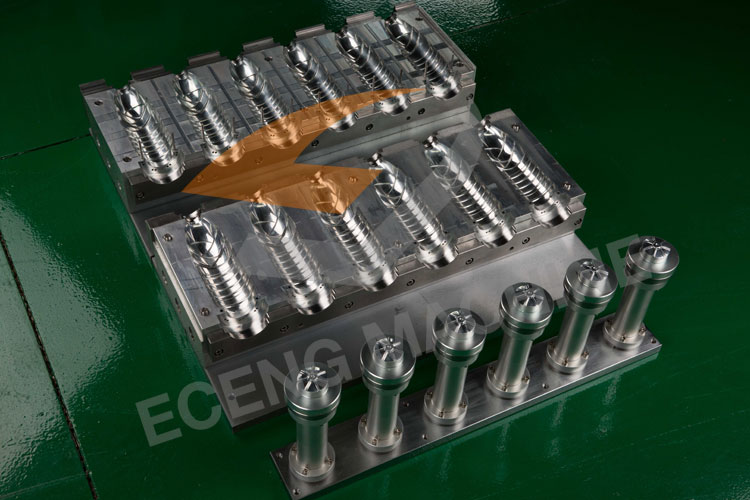 MAC Water Bottle PET Bottle Blowing Machine 2500KG DELTA PLC Control