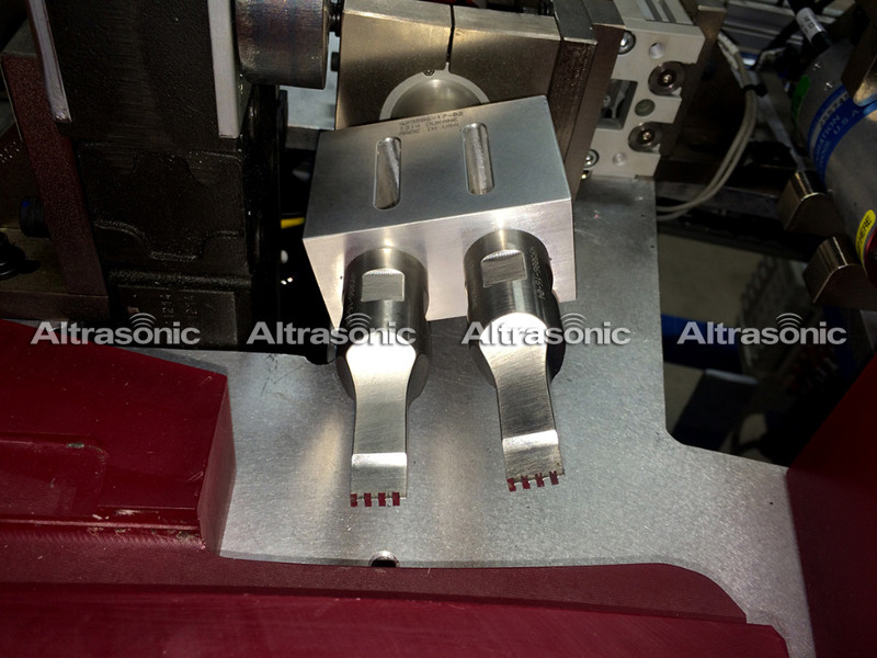 Car Bumper Riveting Welder / Automotive Riveting Welder With Ultrasonic Master Pattern