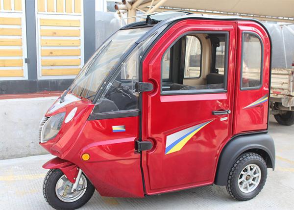 3 Seats Enclosed Electric Tricycle 1000 W Easy Operation For Adult Optional
