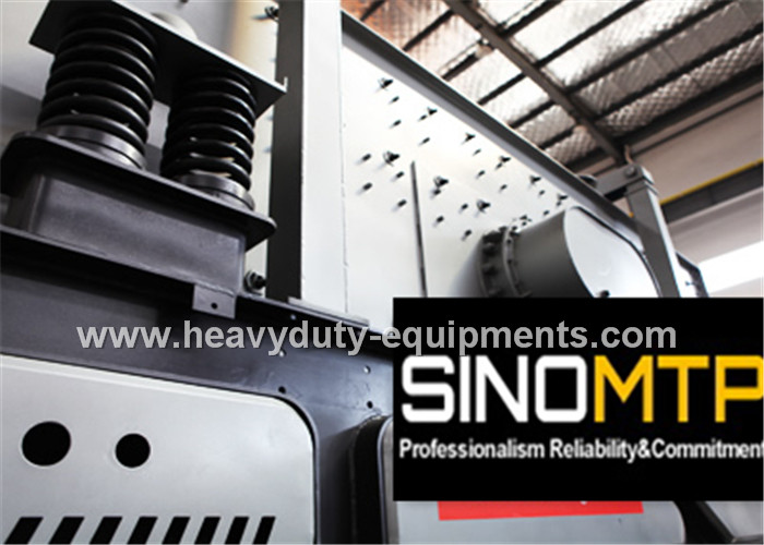 Mobile Cone Stone Crusher Machine Three - Spindle with 4-30 kw Vibrating Screen