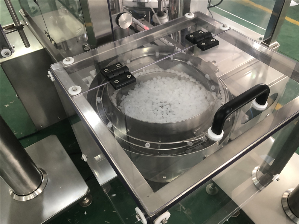 SGS Eye Drop Aseptic Filling Machine Pneumatic Driven For Round Bottle