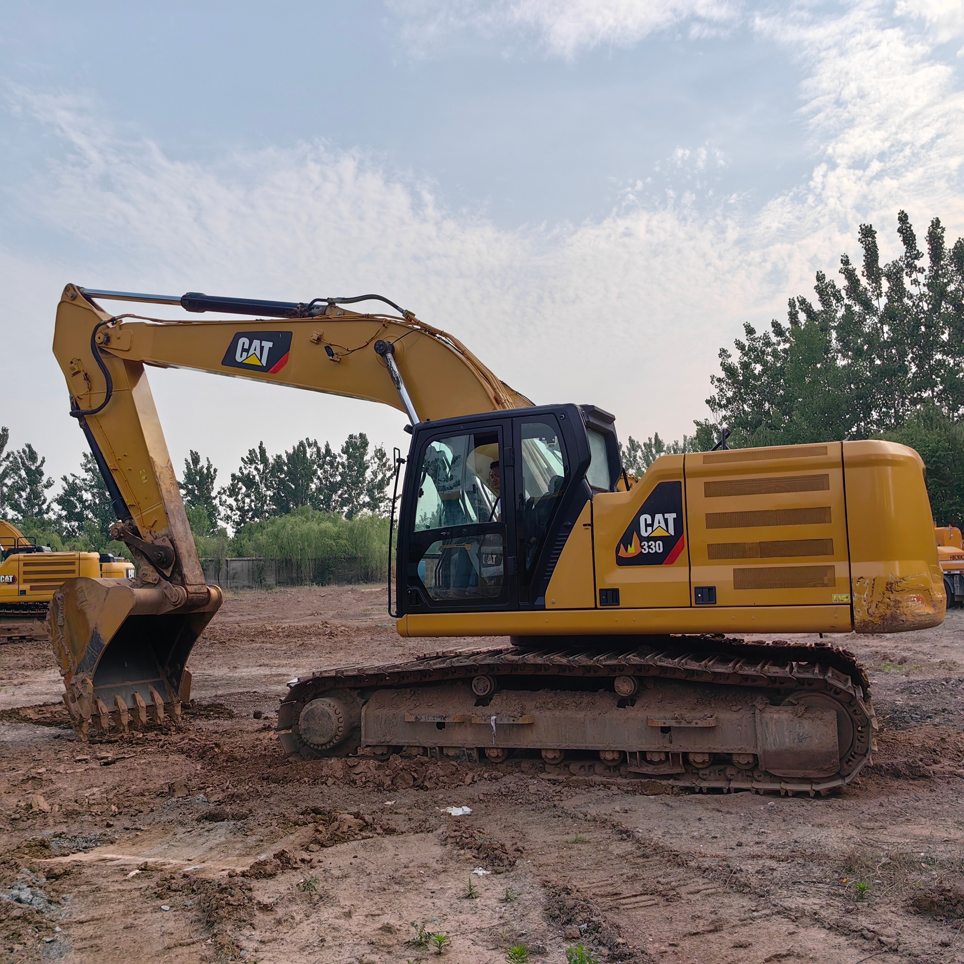 30 Ton Secondhand Excavator Cat 330 Heavy Duty Imported Construction Digger