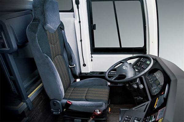 Displacement 9726mL Manual Transmission Type 24-56 Seats Used Bus Sale Luxury Coaches Bus for Tour