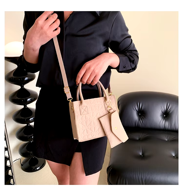 Vintage Style Felt Shoulder Bag for Stylish Ladies Made of Lightweight Material