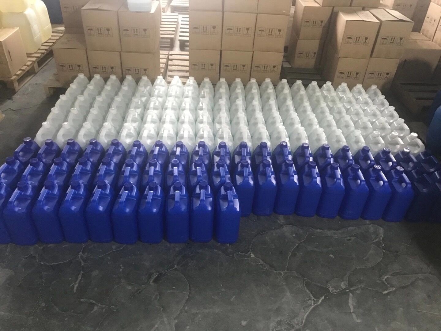 Mix Ratio 1:1 crystal clear liquid epoxy resin glue casting raw material for Art Crafts / wood coating