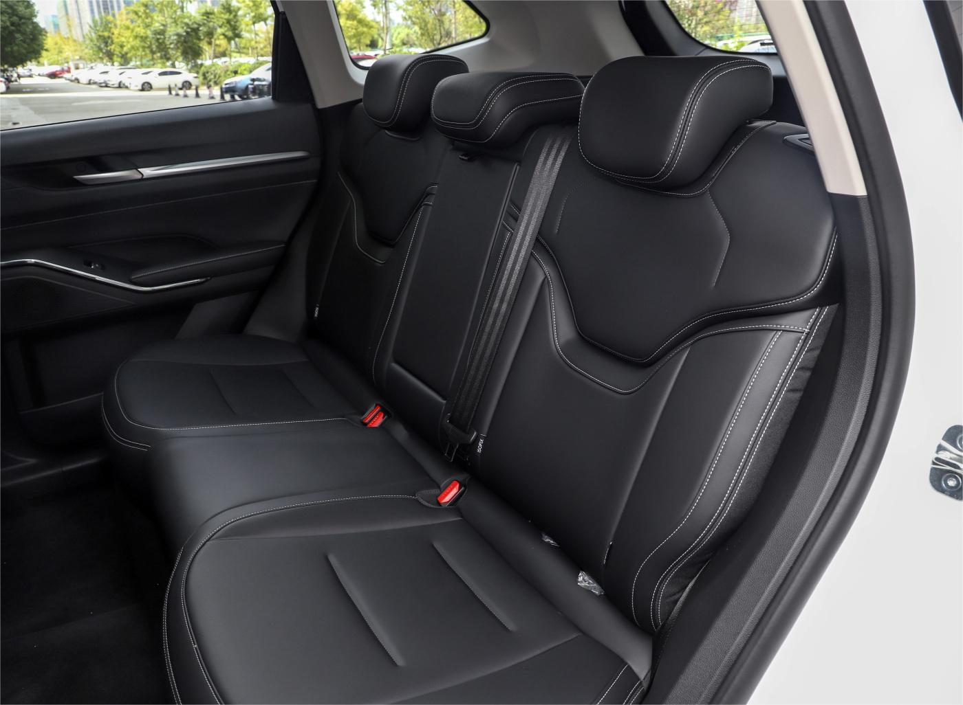 2022 2023 Model 1.5T 2.0T Haval H6 Gasoline Car LED Light 12 Metal Leather Multi-function Automatic Haval F7 Sunroof