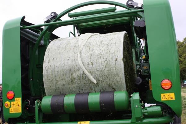 Bale Wrap Net Replacement Barrier Film Inside Silage Bales