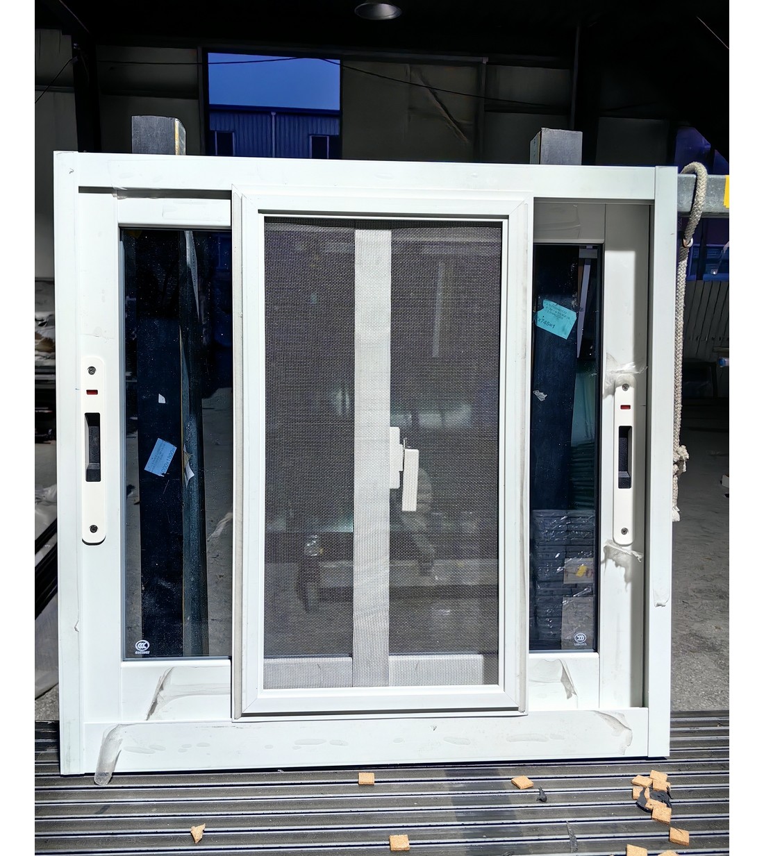 Aluminum Profile UPVC Vertical Sliding Glass Windows Residential Sliding Doors OEM