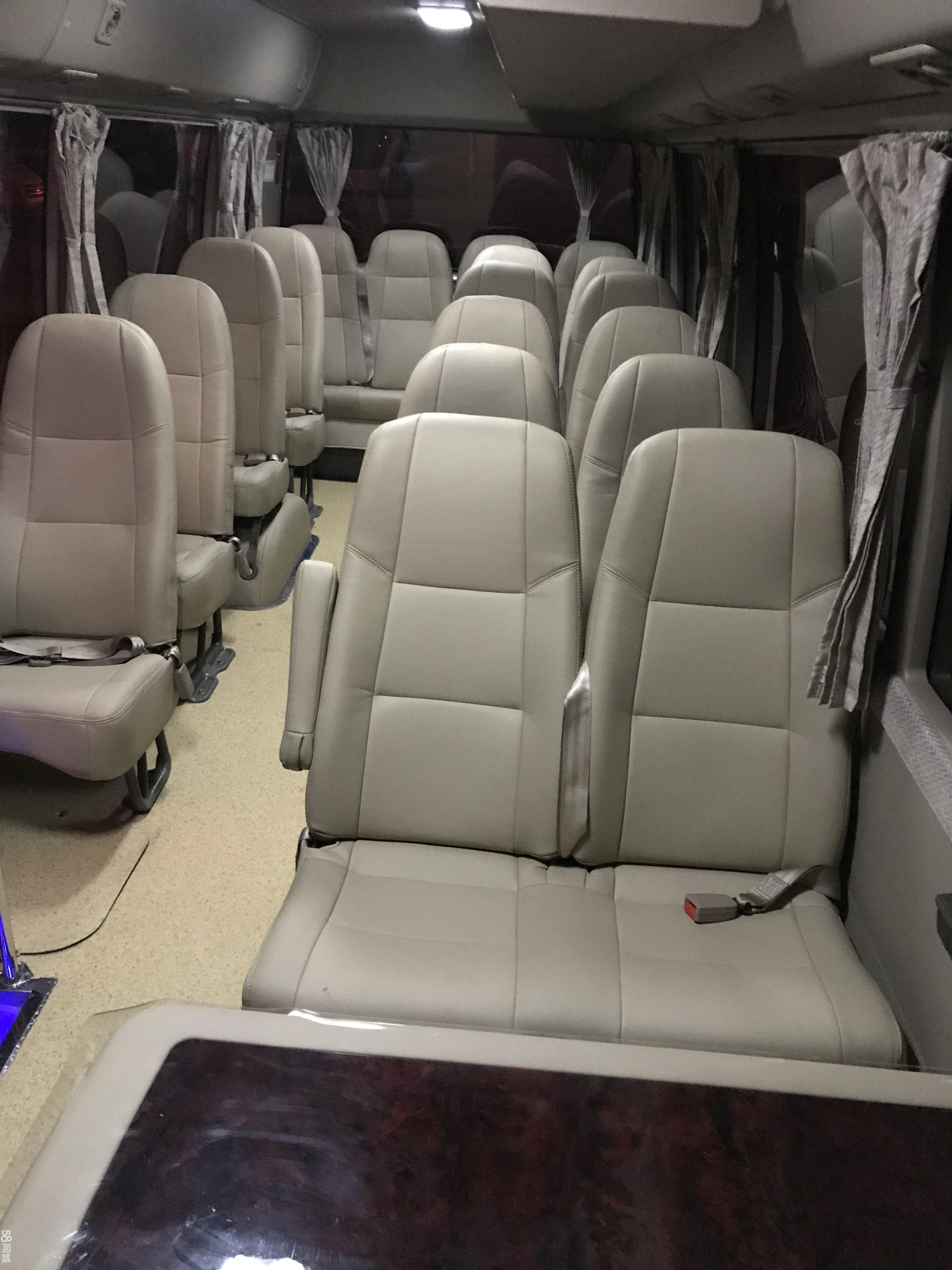 Second Hand 22 to 30 Passenger Seats Toyot Coaster Bus with Front Mounted Diesel Engine