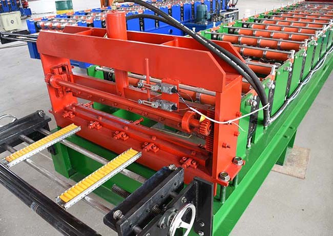 Crimping Metal Sheet Roof Roll Forming Machine , Metal Roof Making Machine Width 840mm