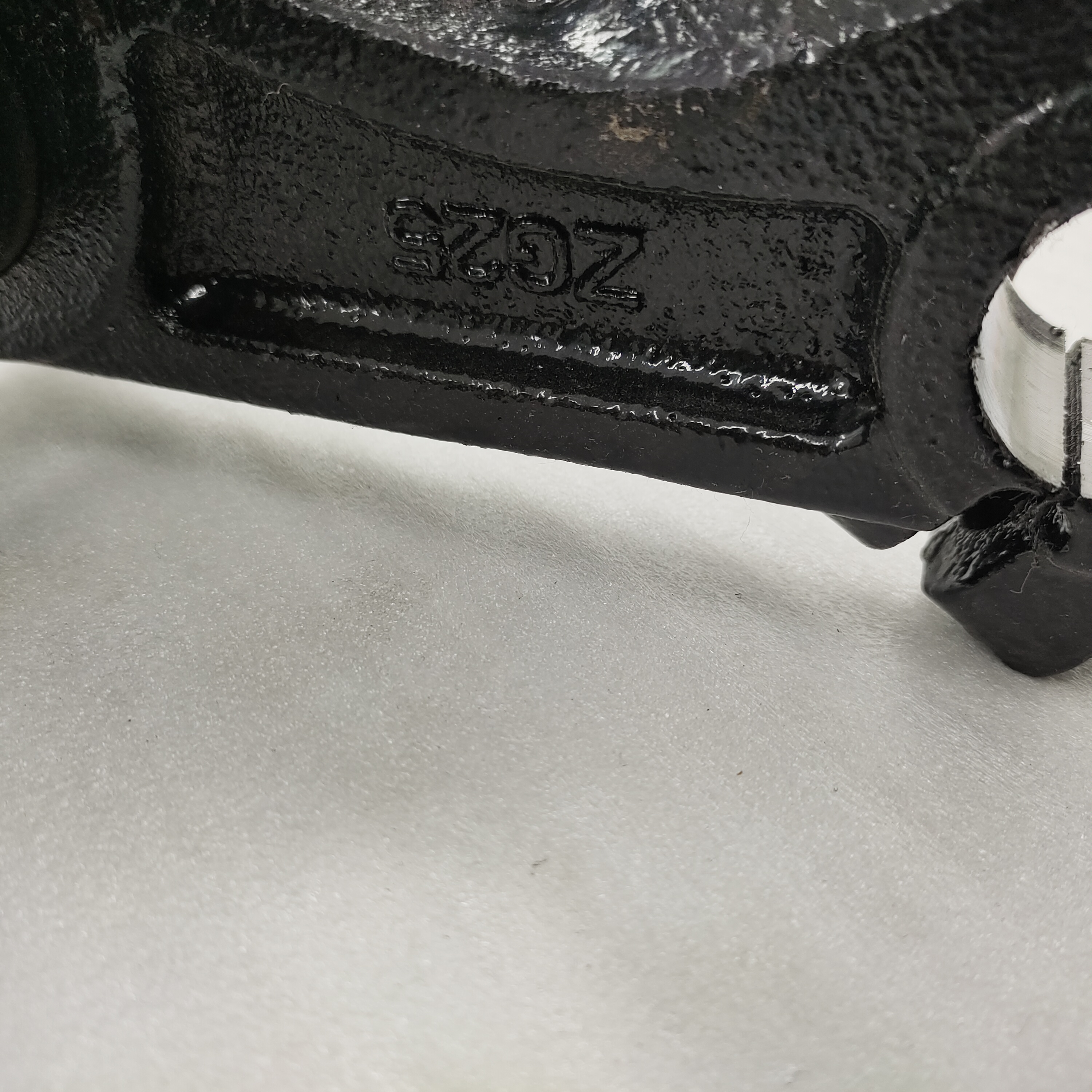 Motorcycle Front Hydraulic Shock Absorber for Lower Connecting Plate at Front Position