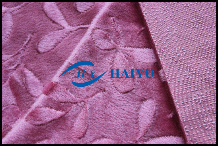 Eco - Friendly Embossed Shiny Polyester Fabric Anti - Slip For Sofa Cover