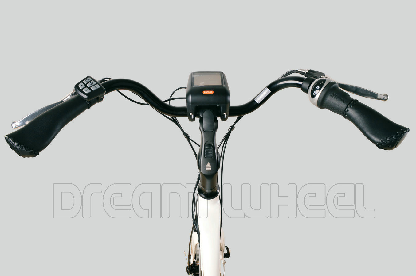 White 36V 250W Electric Urban Bike , 700C Electric Town Bikes Middle Motor