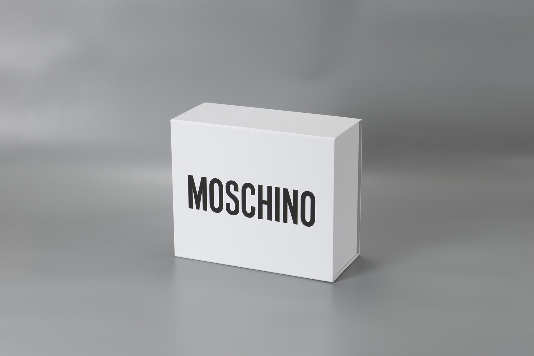 MOSCHINO Automatic Foldable Paper Boxes Gift Packaging With Magnets